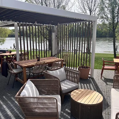 Faro Eurovea * Bratislava