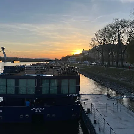 Faro Eurovea Апартаменты Братислава